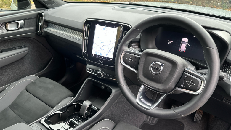 Volvo XC40 2.0 B4P Plus Dark 5dr Auto Petrol Estate